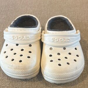 CROCS Kids White Fleece-Lined Slippers